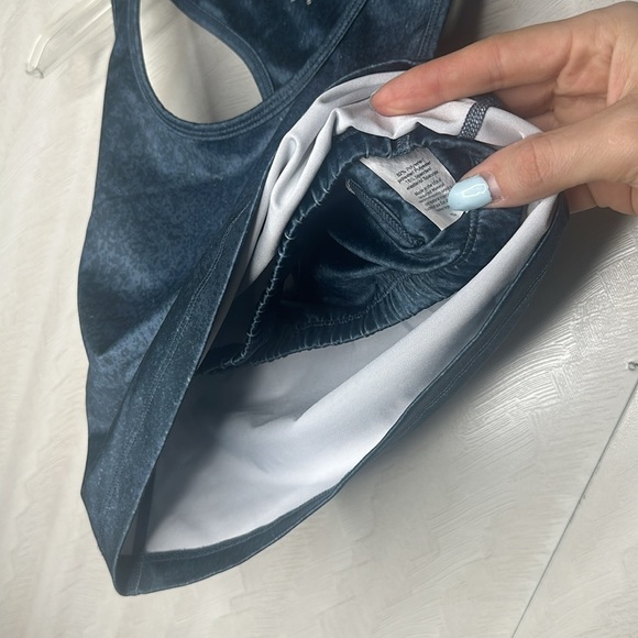 🆕 Beyond Yoga First Class Crop Tank In Distressed Navy Size small - Picture 5 of 7